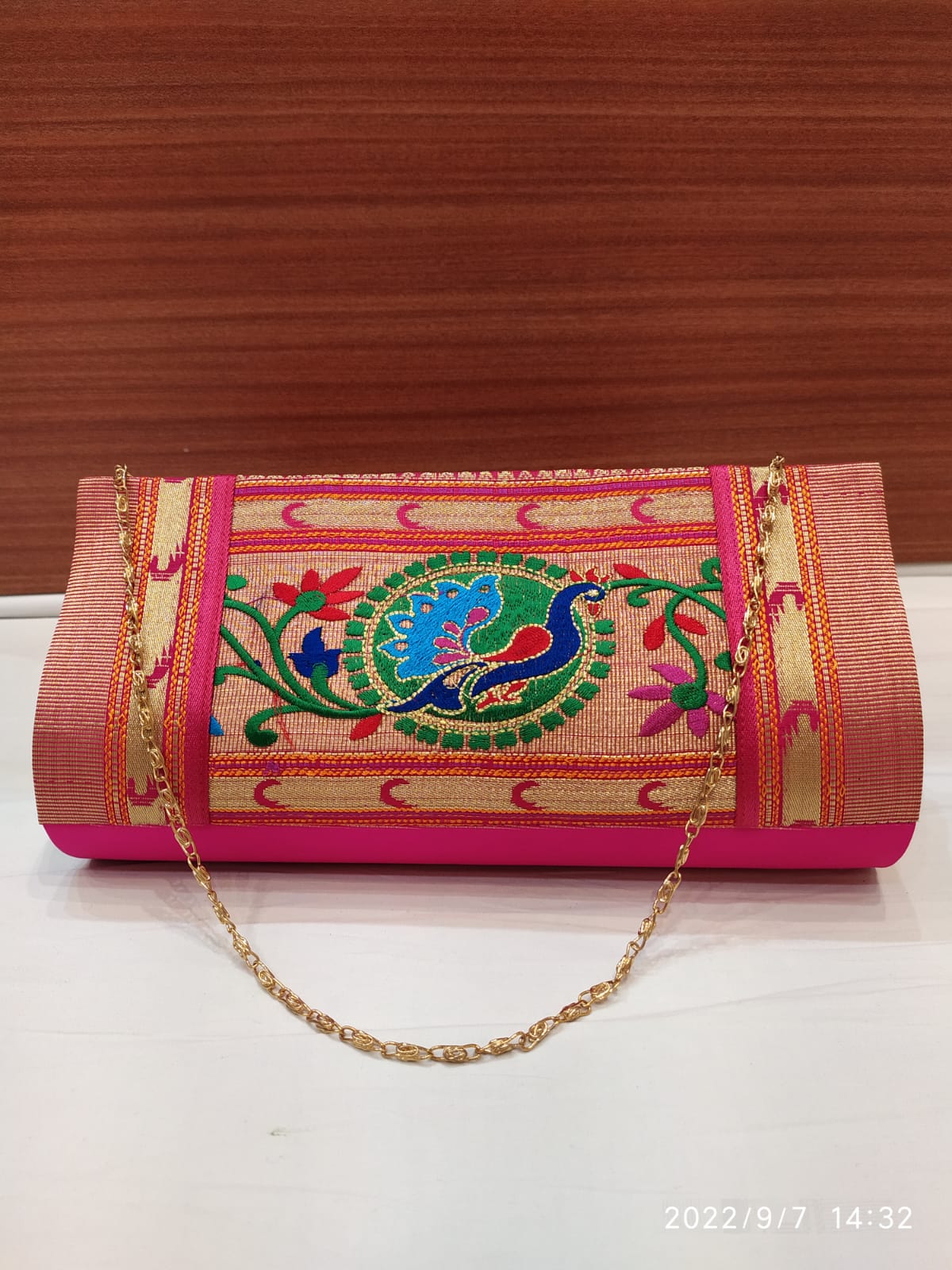 Paithani purse 2 at Rs 400/piece | Paithani purses in Pune | ID: 19413665155